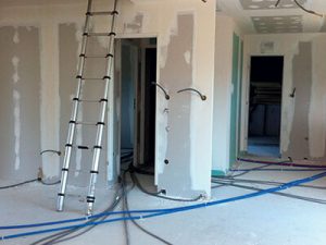 Isolation intérieure et extérieure d’une maison container